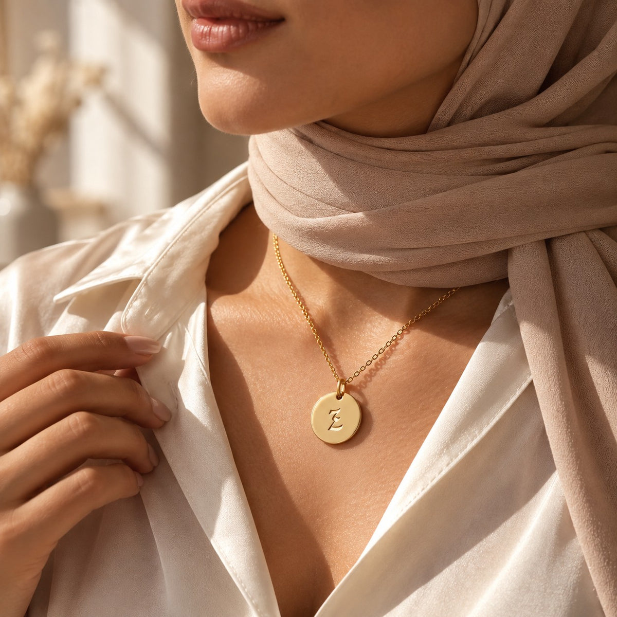 Woman wearing the Arabic Initial Pendant Necklace 18k