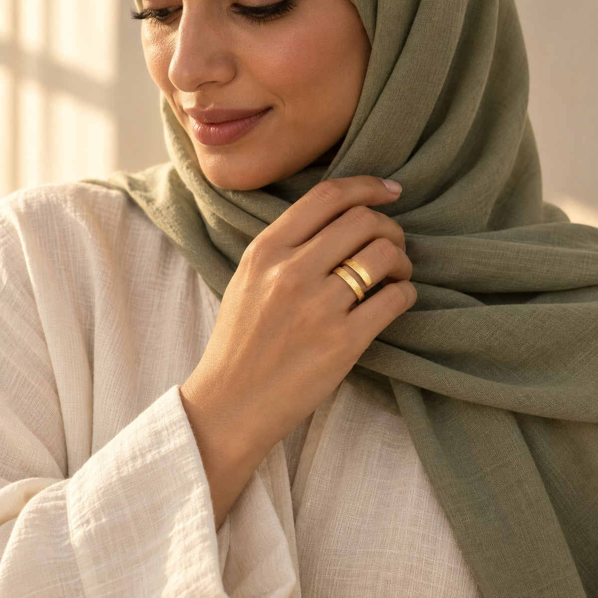 Editorial photo of the Ayatul Kursi Spiral Ring being worn