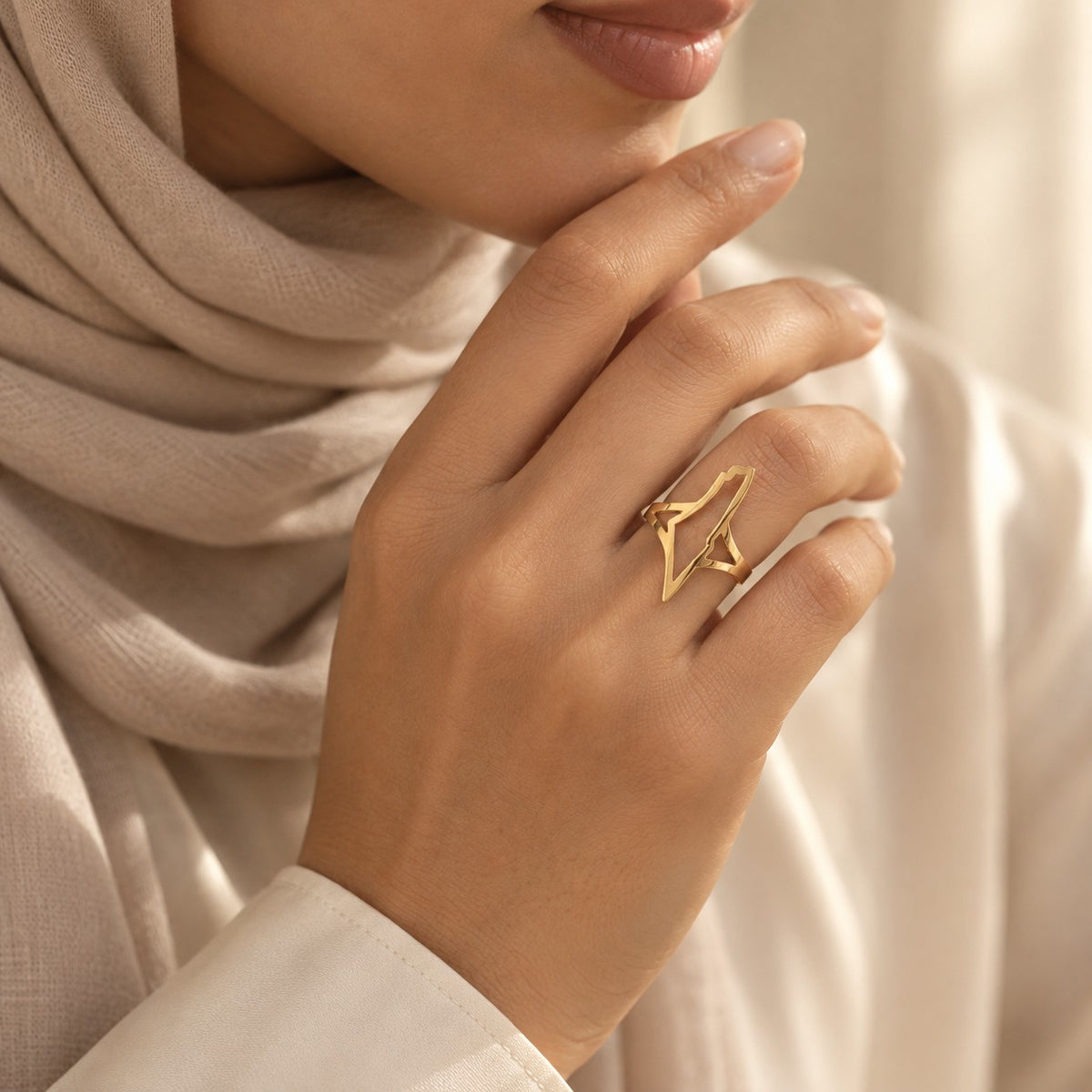 Woman wearing the Palestine Minimal Ring