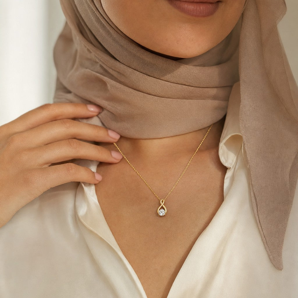 Woman wearing the Najm Pendant