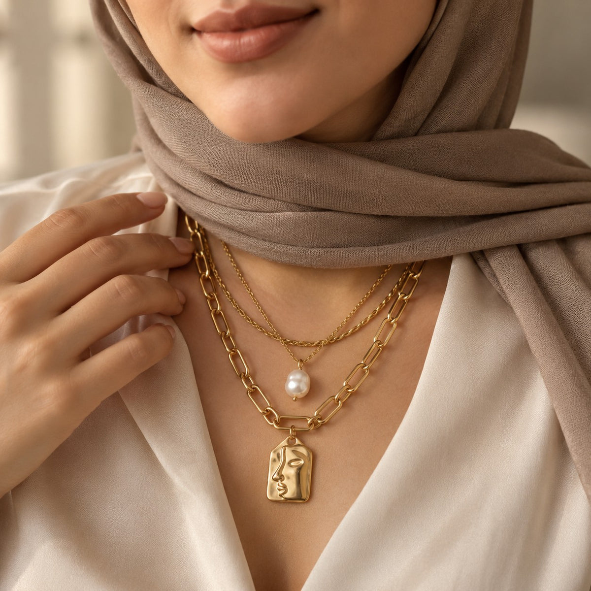 Woman wearing the Wajh Necklace