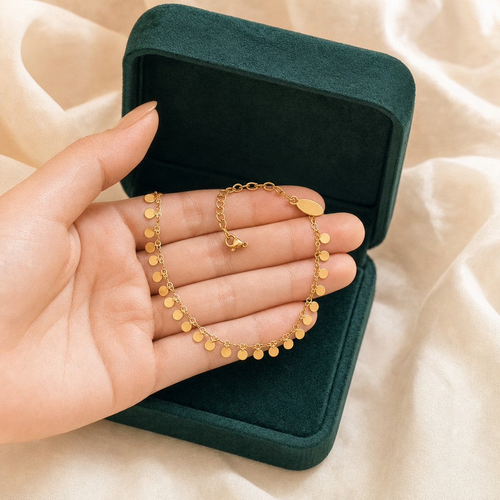 Darak Anklet presented in an emerald velvet gift box