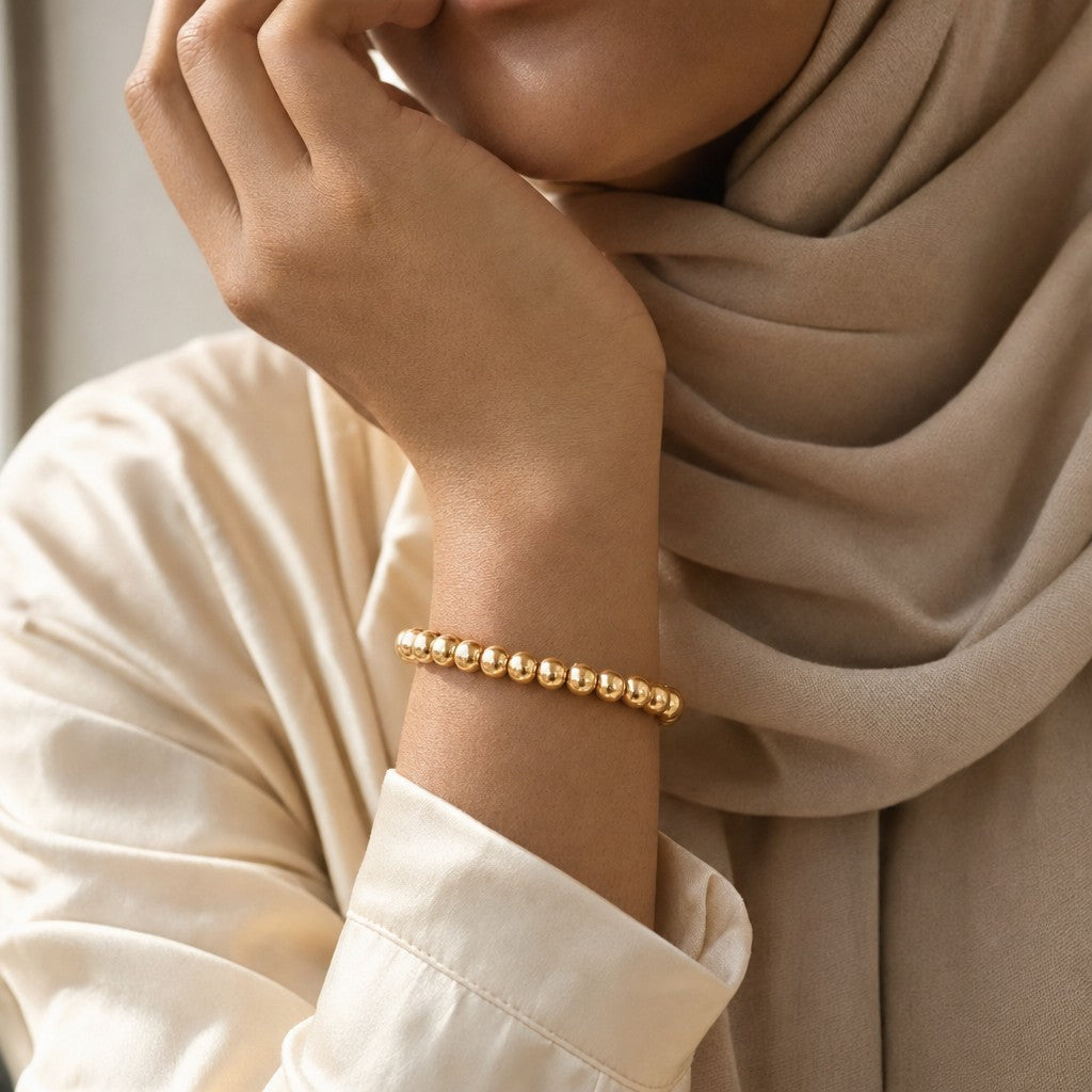 Woman wearing the Tasbih Bracelet