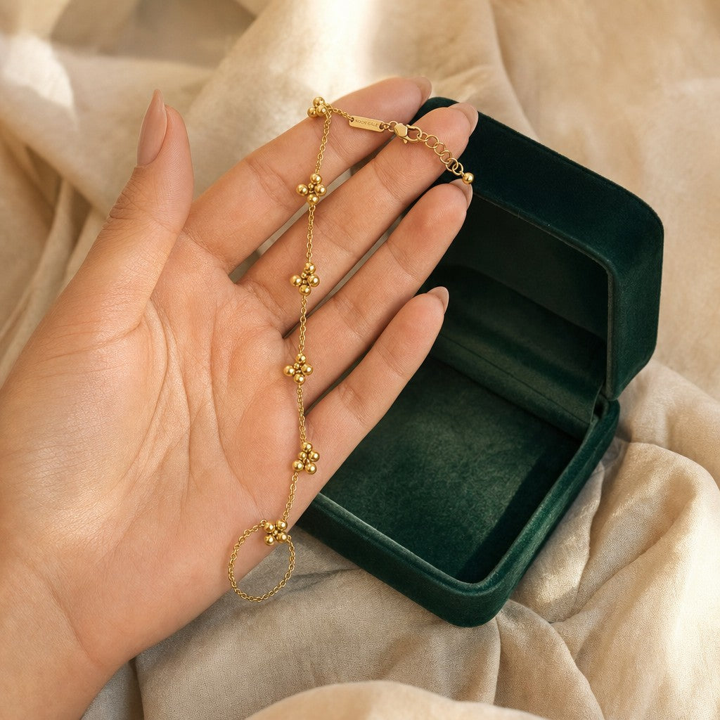 Hand Chain presented in an emerald velvet gift box