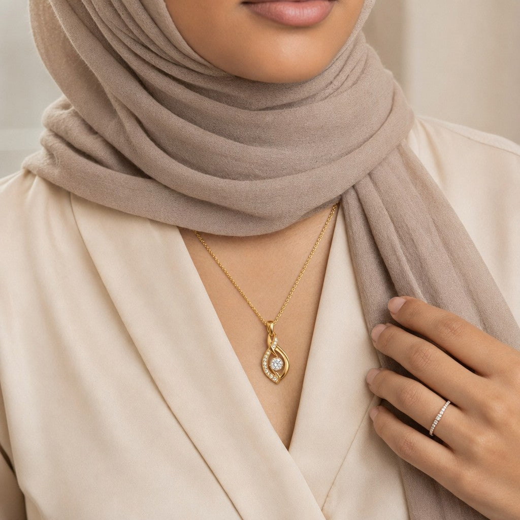 Woman wearing the Diya Al Nur Pendant